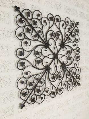 Beautifully beautiful decorative metal wall ornament.